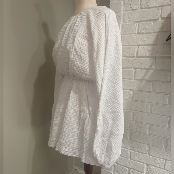 Every White Long-Sleeve Mini Dress with open back - Picture 3 of 3